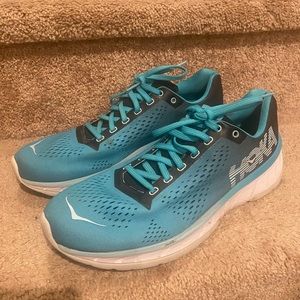 HOKA ONE ONE W cavu men’s size 9.5 sneakers